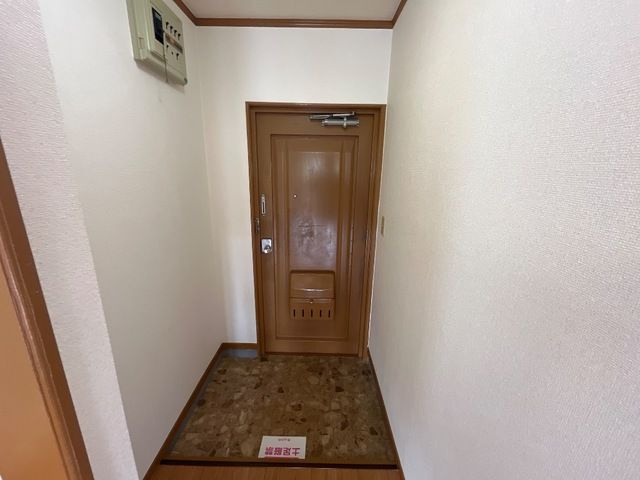 コーポラスコスモスの玄関