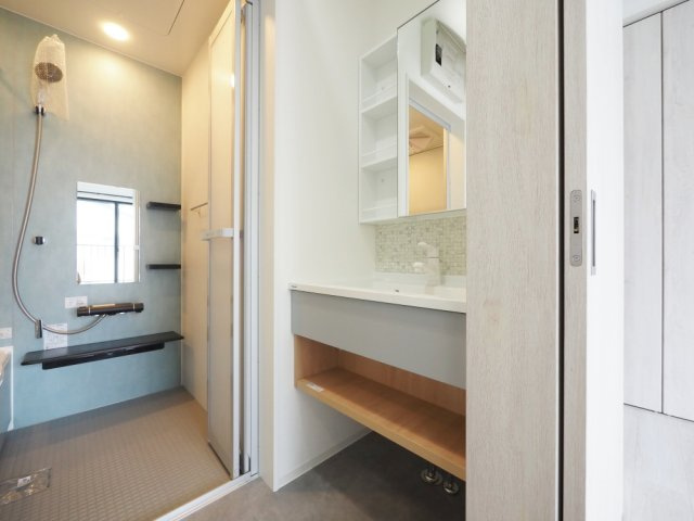 GARAGE YOKONUMAの独立洗面台