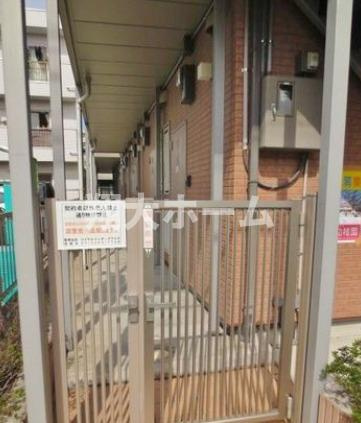ソーレルーナＡ棟のエントランス