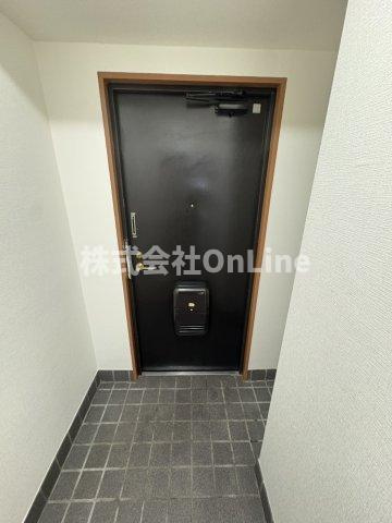 東大阪市高井田中１丁目の賃貸マンションの玄関