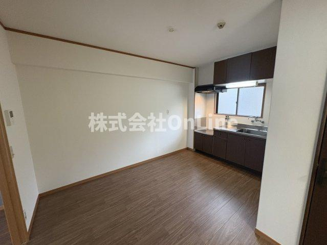 東大阪市高井田中１丁目の賃貸マンションの居間・リビング