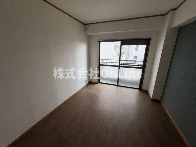 東大阪市高井田中１丁目の賃貸マンションの寝室