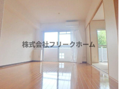小金井市梶野町３丁目の賃貸マンションの居間・リビング