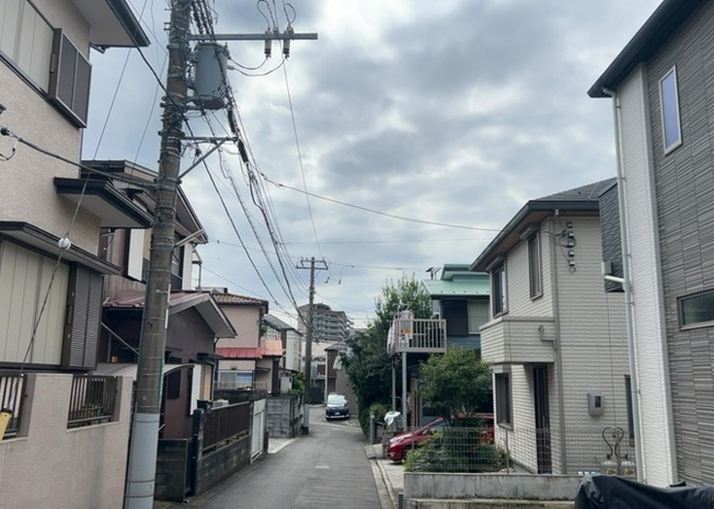 【展望】 | 相模が丘中古戸建 | 眺望を気にして物件を探す場合、前面に建物が建っていないか現地で確認しましょう！前面に建物があると景色はもちろん、日当たりや風通しにも影響が出てきます。住んだ時のことを想像しながら現地見学をしましょう。