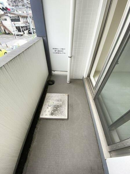 川崎市麻生区高石３丁目の賃貸マンションのバルコニー