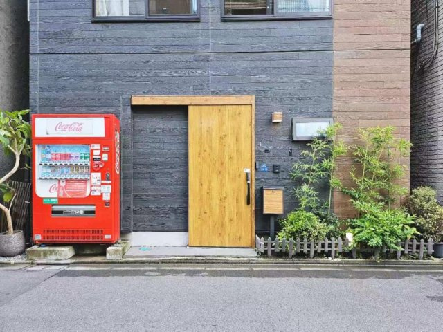 台東区浅草6丁目　中古戸建の外観|自動販売機収入あり

現地ご見学希望・資料請求などお気軽にお問い合わせ下さい！
03-5990-5201