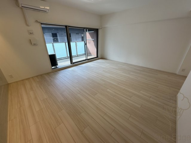 プレジオ梅田の居間・リビング