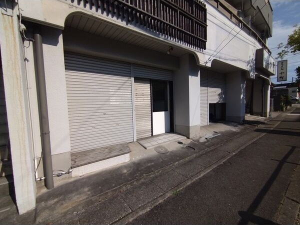 コーポ一ツ山1階店舗の外観