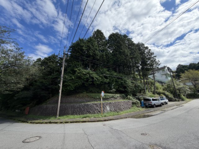 函南町　南箱根ダイヤランドの前面道路含む現地写真