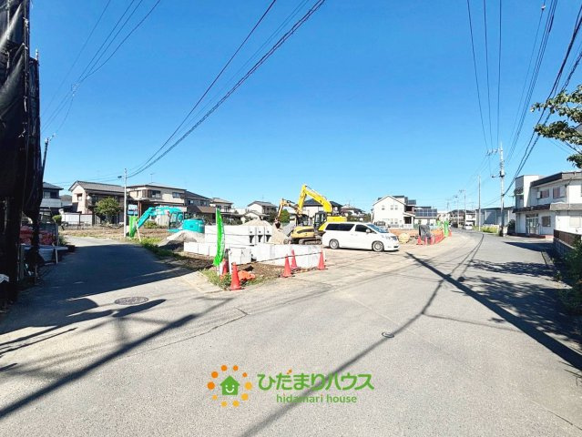 菖蒲町新堀　売地　10　リーブルガーデンの前面道路含む現地写真|2026/10/01　撮影