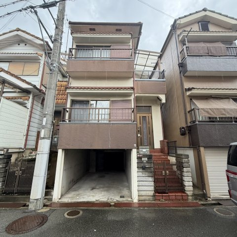 招提大谷戸建の外観