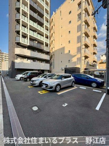 ソルテラス都島本通の駐車場