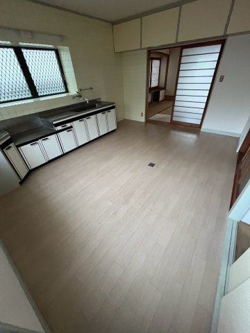 貸家　西宮市松生町の居間・リビング