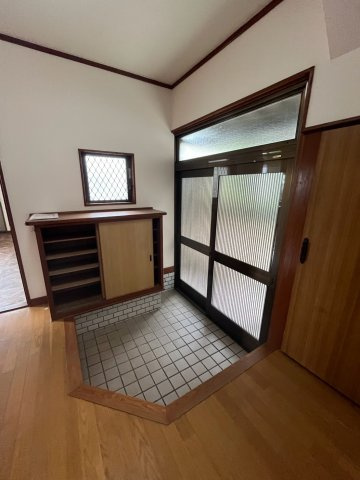 貸家　西宮市松生町の玄関