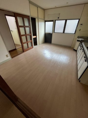 貸家　西宮市松生町の居間・リビング