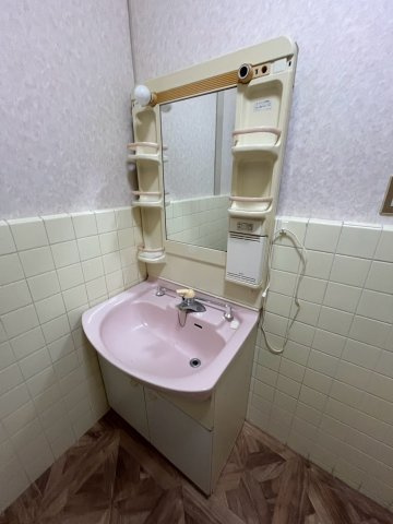 貸家　西宮市松生町の洗面所