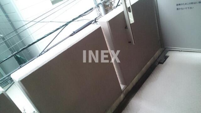 横浜市中区松影町２丁目の賃貸マンションのバルコニー