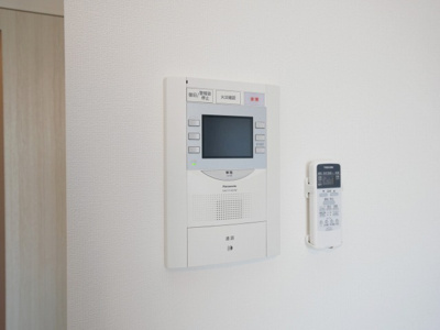 【セキュリティ】 | Luxe難波西Ⅱ | モニター付きインターホンです