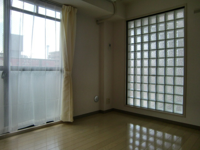 神戸市灘区友田町４丁目の賃貸マンションの洋室