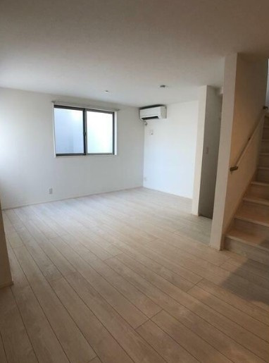 豊島区要町１丁目の一戸建ての居間・リビング