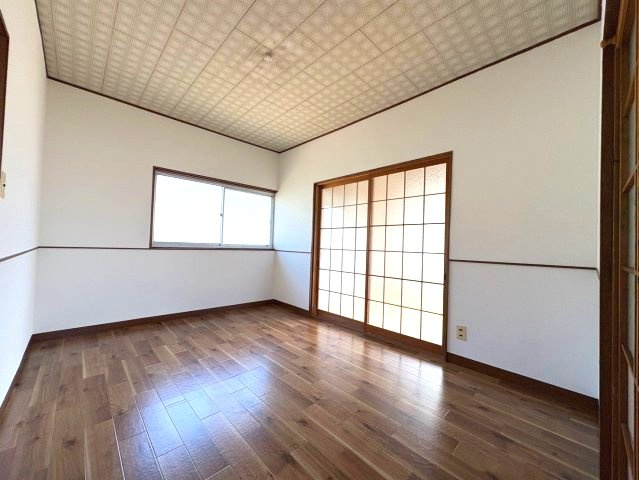 喜多町戸建の洋室