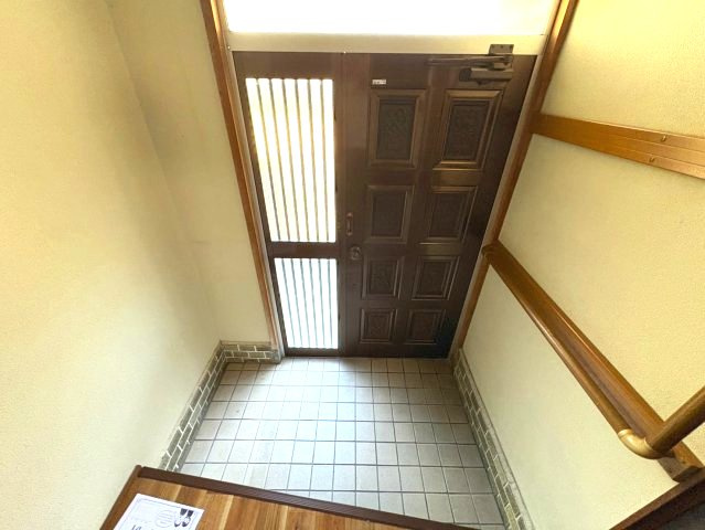喜多町戸建の玄関