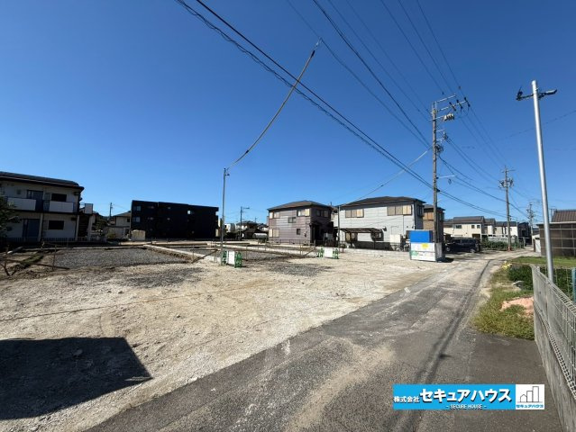 【同施工物件ご案内可能】知多市八幡字荒古後　全3棟 の前面道路含む現地写真