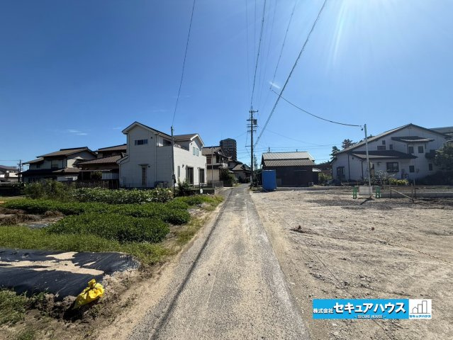 【同施工物件ご案内可能】知多市八幡字荒古後　全3棟 の前面道路含む現地写真
