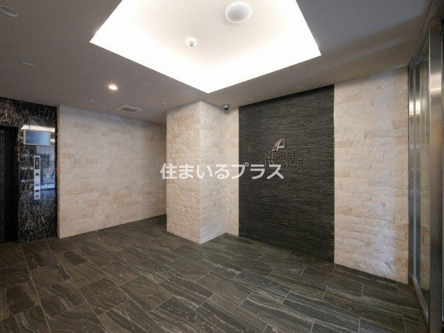 アドバンス大阪城北フィエルテのエントランス