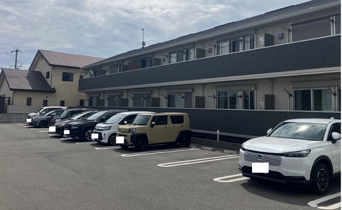 カーサシリエージョの駐車場