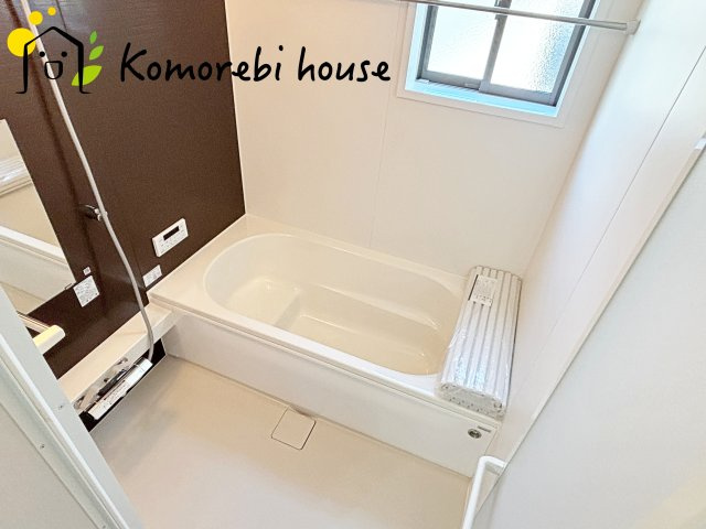 上尾市本町　2期　新築一戸建て　　01　の浴室