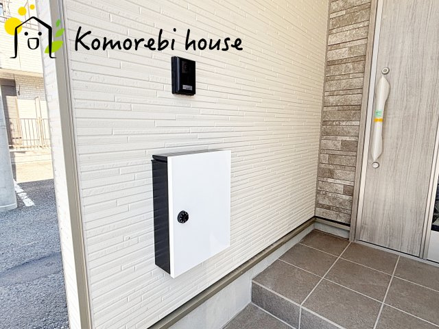 上尾市本町　2期　新築一戸建て　Re・Terrechez　01　の玄関