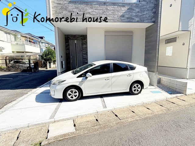 上尾市本町　2期　新築一戸建て　Re・Terrechez　01　の駐車場