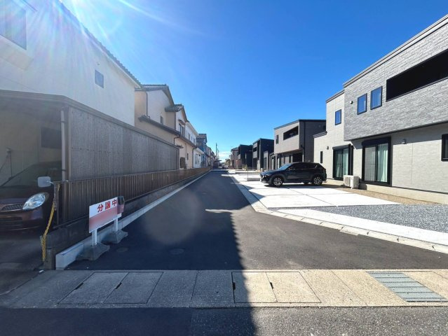 【商談中】ダイマルタウン　一宮市開明第4　全4区画分譲の前面道路含む現地写真|■前面道路　■ヤマダ不動産　株式会社リライフ　
■夢のマイホーム購入をフルサポートします！