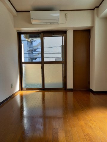 ノーヴァ湘南の居間・リビング