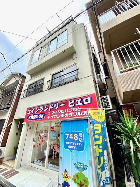 奥山ビルの外観