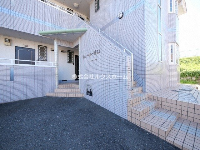 リュイール樋口のエントランス