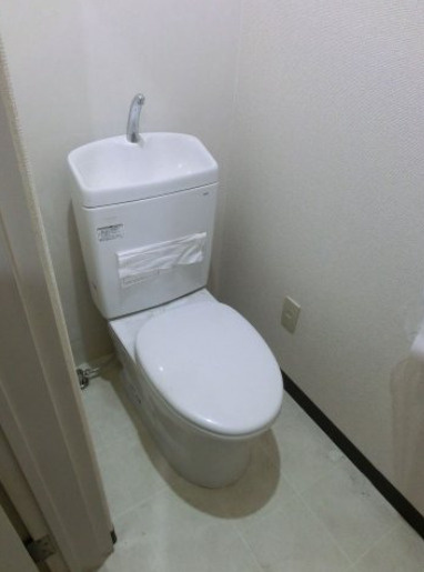 永田ビルのトイレ|バス・トイレ別です