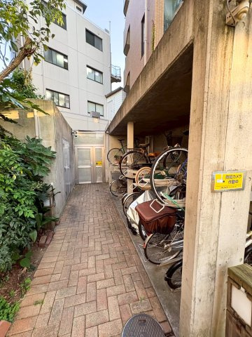 ホームズ東中野の駐輪場|ホームズ東中野：敷地内に駐車場・駐輪場・バイク置場ございます！（空き要確認）