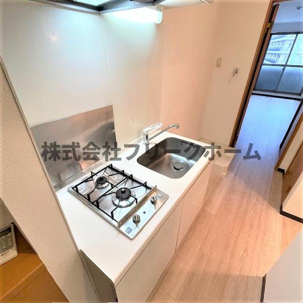 小金井市貫井北町３丁目のアパートのキッチン