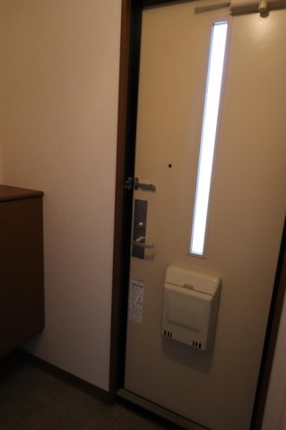 アムール・シャトーB棟の玄関