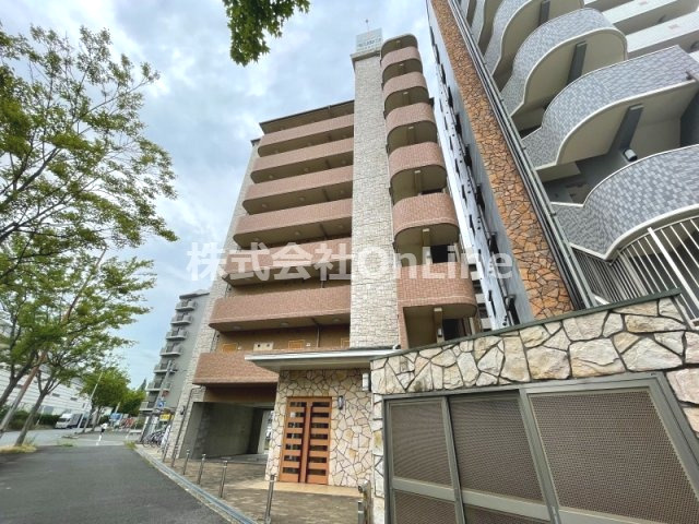東大阪市長田東１丁目の賃貸マンションの外観