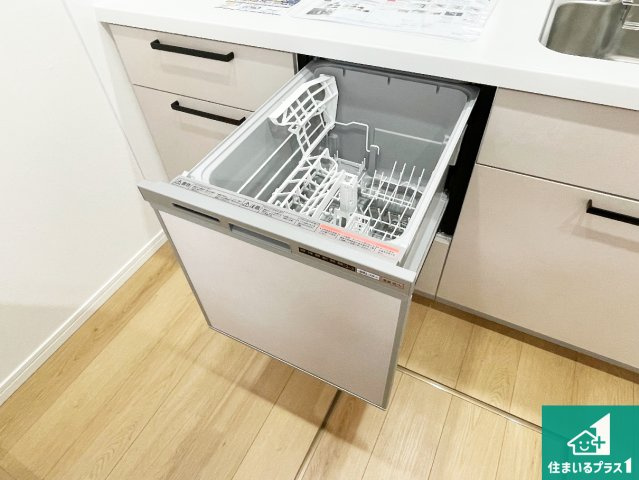 宝塚市安倉中　中古一戸建ての設備|食器洗いをボタン一つでお任せできます！

