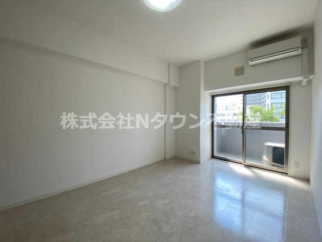 【居間・リビング】 | アモンリオブランシュ | 居間です
