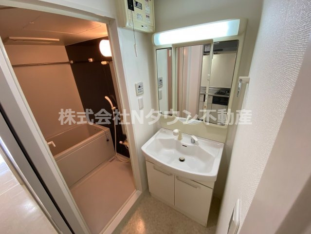 【洗面所】 | アモンリオブランシュ | 広い洗面スペース