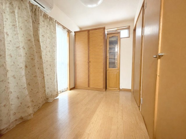 福岡市東区青葉3丁目 中古戸建の設備|1階～中2階の階段です！