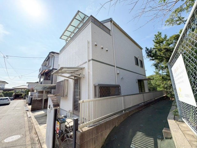 福岡市東区青葉3丁目 中古戸建の外観|便利な屋根付きの勝手口があります！