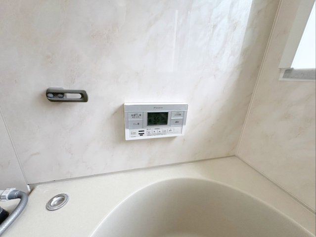 福岡市東区青葉3丁目 中古戸建の発電・温水設備|お風呂はスイッチでラクラク操作！