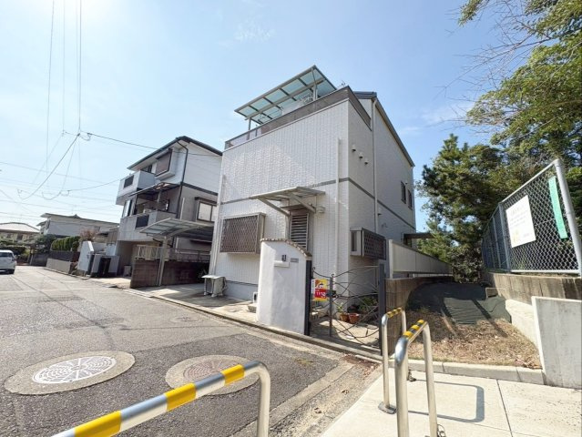 福岡市東区青葉3丁目 中古戸建の外観|タイル調の外壁が特徴的な外観！