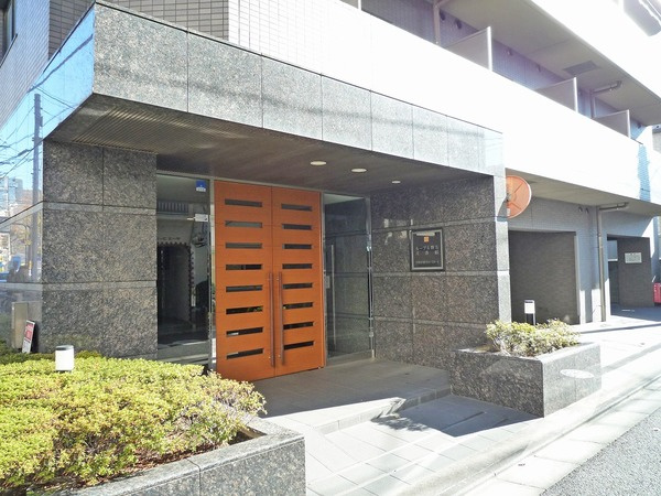 ルーブル野方弐番館のエントランス